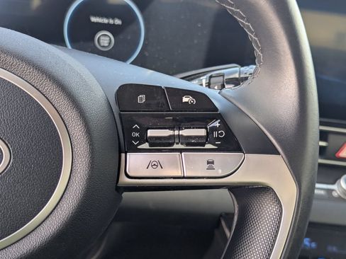 Used 2025 Hyundai Elantra SEL FWD image 19