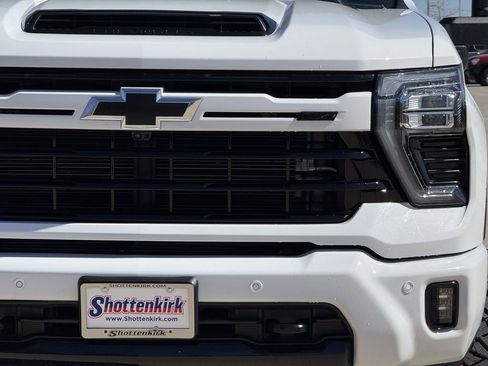 Used 2024 Chevrolet Silverado 2500 LTZ w/ LTZ Plus Package AWD/4WD image 11