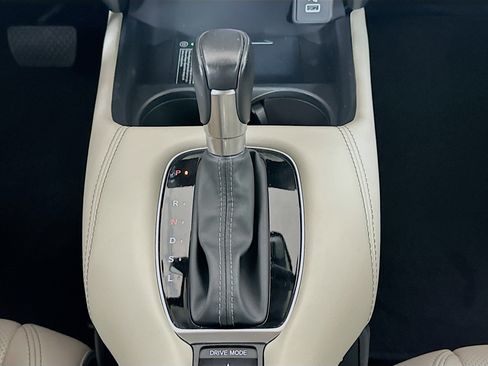 Used 2025 Honda HR-V EX-L image 24