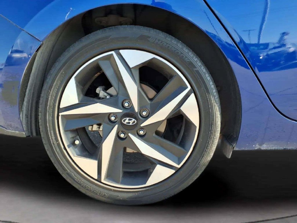 Used 2023 Hyundai Elantra Limited FWD image 20