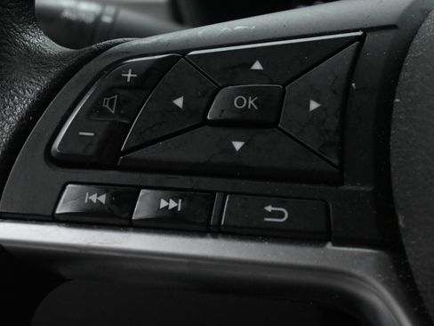Used 2024 Nissan Altima 2.5 SV FWD image 17