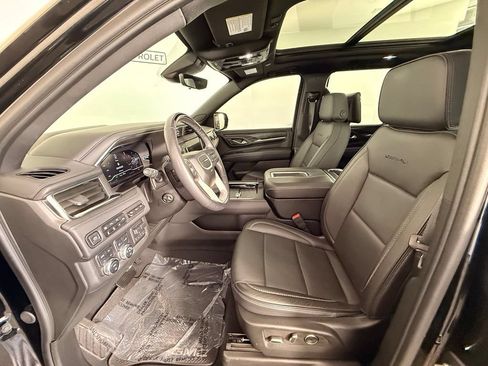 Used 2024 GMC Yukon Denali w/ Denali Reserve Package AWD/4WD image 17