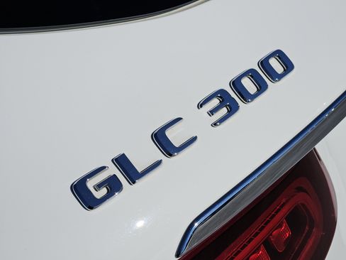 Used 2020 Mercedes-Benz GLC 300 image 13