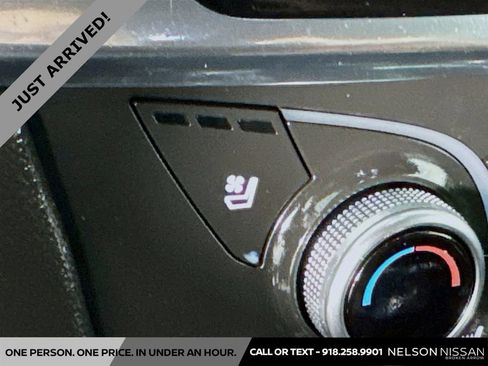 Used 2024 Chevrolet Traverse Premier w/ Redline Edition image 21