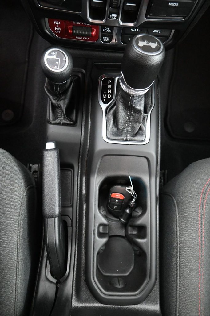 Used 2024 Jeep Wrangler Unlimited Rubicon AWD/4WD image 17