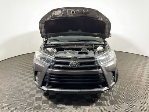 Used 2017 Toyota Highlander SE AWD/4WD image 11