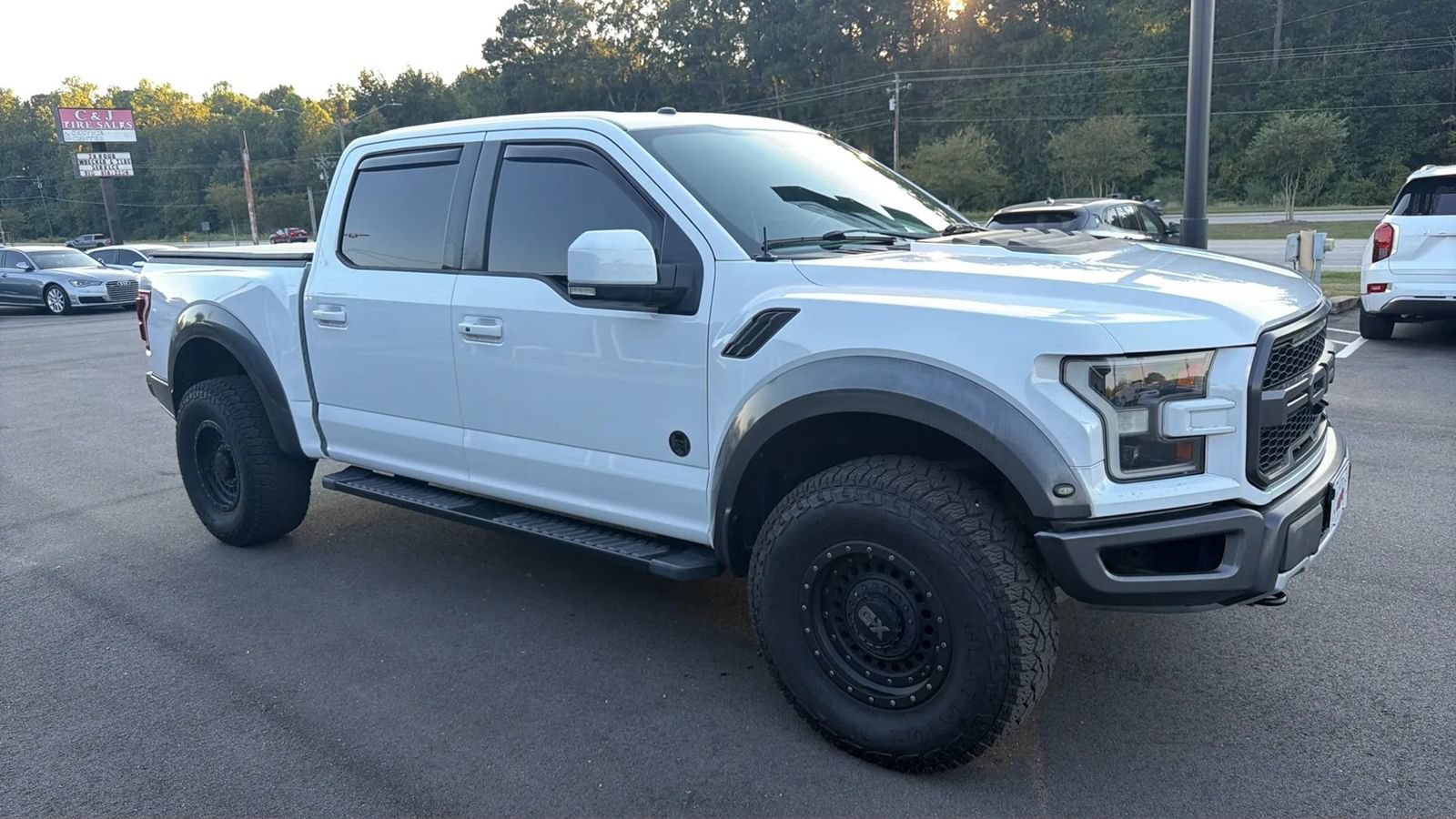 Used 2018 Ford F150 Raptor w/ Equipment Group 802A Luxury AWD/4WD image 3