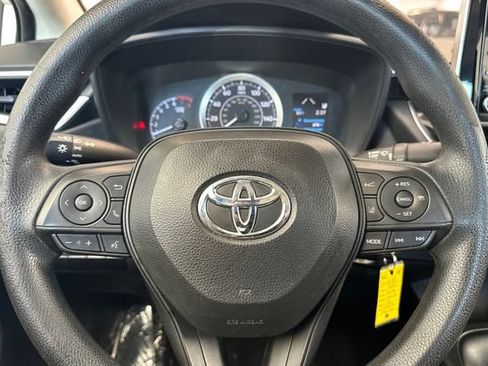 Used 2021 Toyota Corolla LE FWD image 24