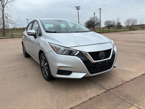 Used 2021 Nissan Versa SV image 25