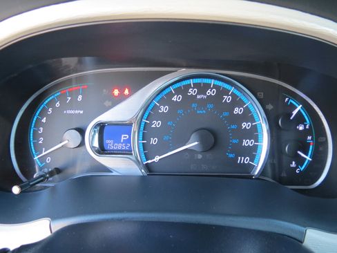 Used 2011 Toyota Sienna XLE image 12