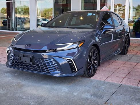 Used 2025 Toyota Camry XSE image 32