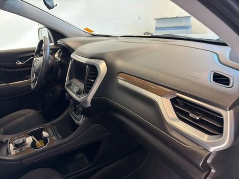 Used 2023 GMC Acadia SLE w/ Driver Convenience Package image 34