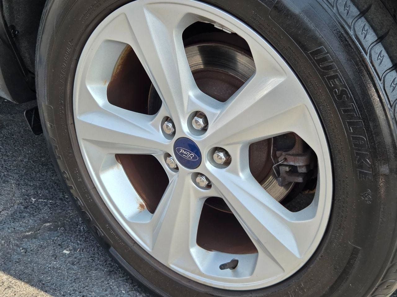 Used 2016 Ford Edge SE FWD image 12