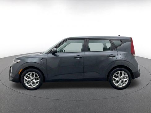 Used 2025 Kia Soul LX w/ LX Technology Package FWD image 4