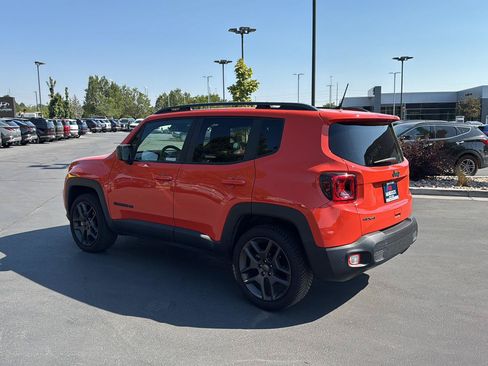 Used 2021 Jeep Renegade Latitude w/ Luxury Group II AWD/4WD image 3