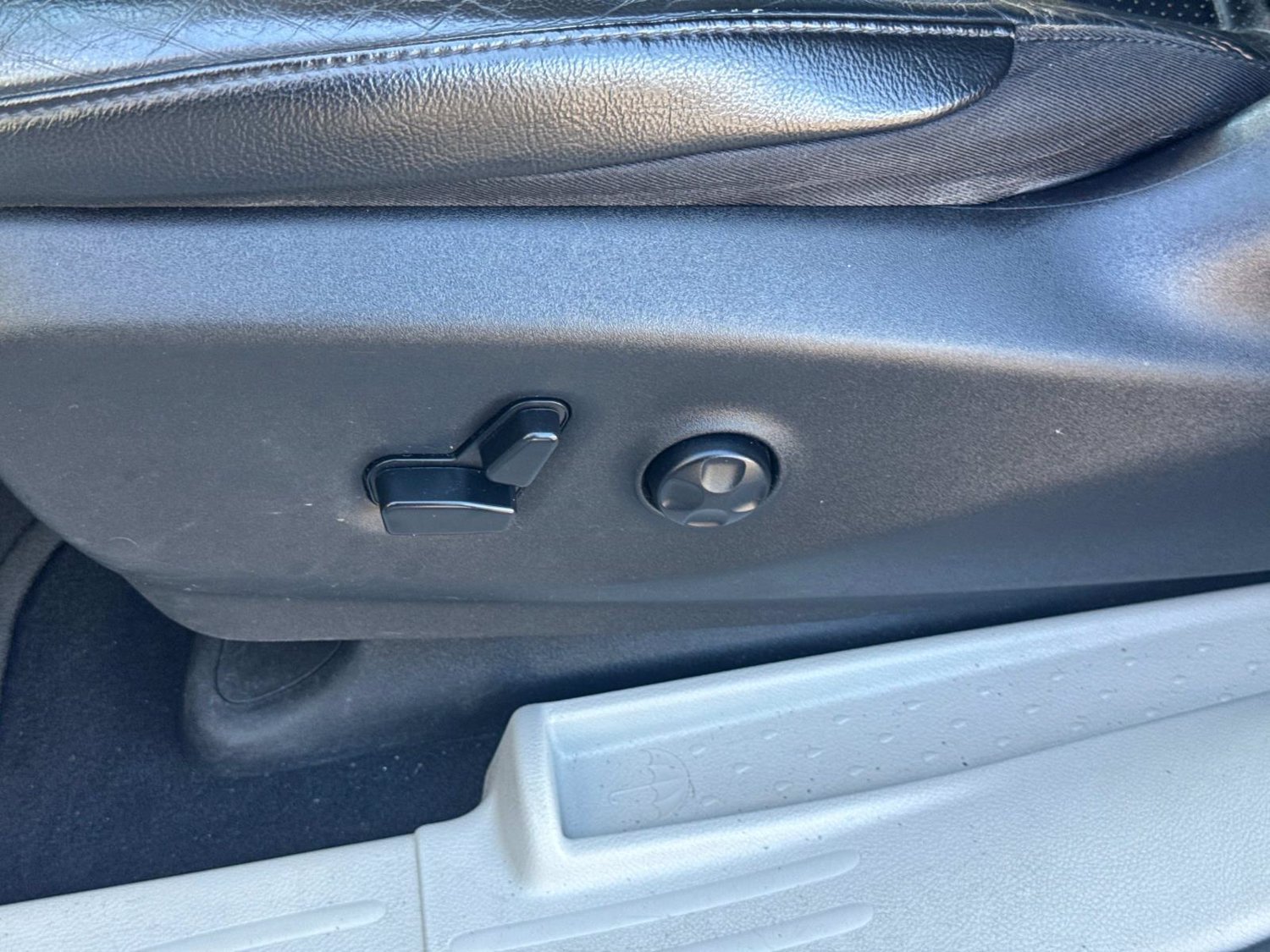 Used 2019 Chrysler Pacifica Touring-L FWD image 30