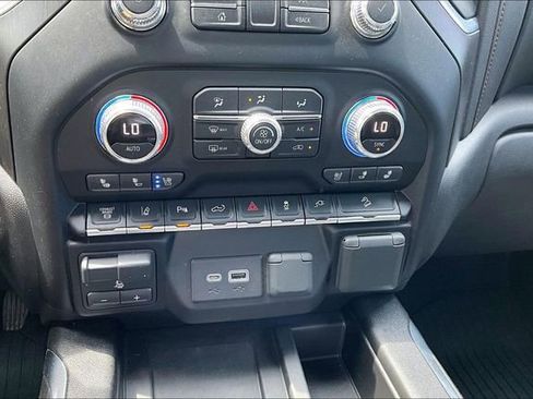 Used 2020 GMC Sierra 2500 AT4 w/ AT4 Premium Package AWD/4WD image 16