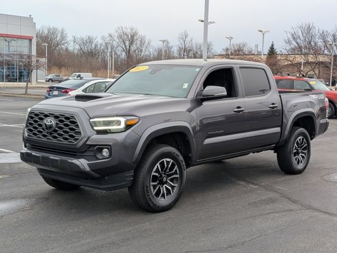 Used 2023 Toyota Tacoma TRD Off-Road image 4