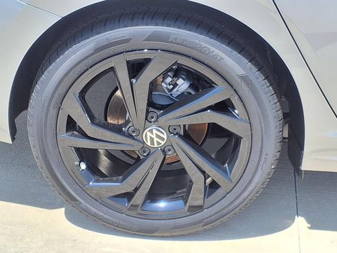 New 2026 Volkswagen Jetta SE FWD image 5