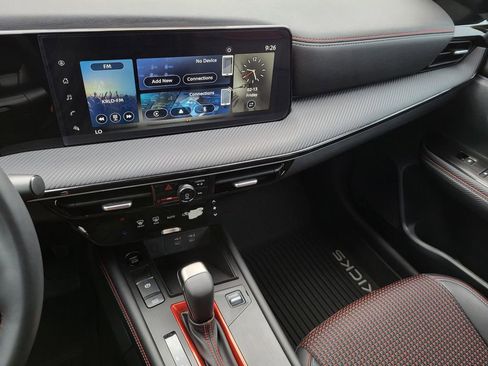 Used 2025 Nissan Kicks SR image 22