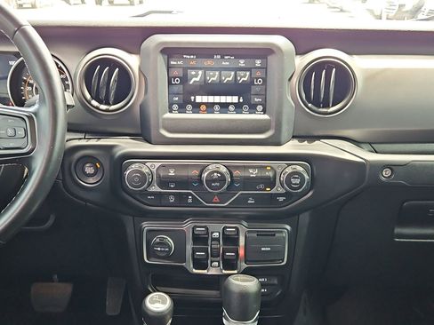 Used 2021 Jeep Gladiator Sport AWD/4WD image 18