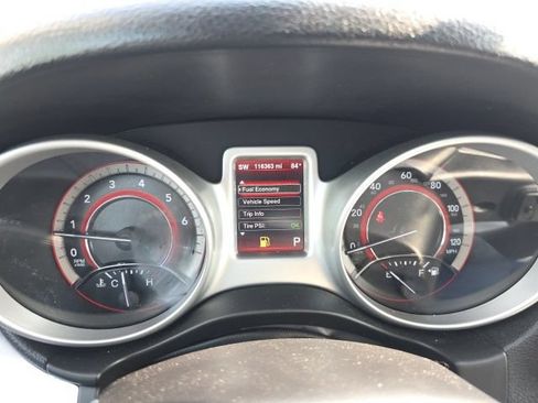 Used 2015 Dodge Journey R/T w/ Flexible Seating Group FWD image 18