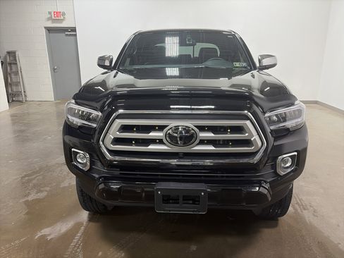 Used 2023 Toyota Tacoma Limited image 7