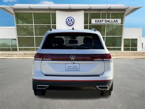 New 2026 Volkswagen Atlas SE image 4