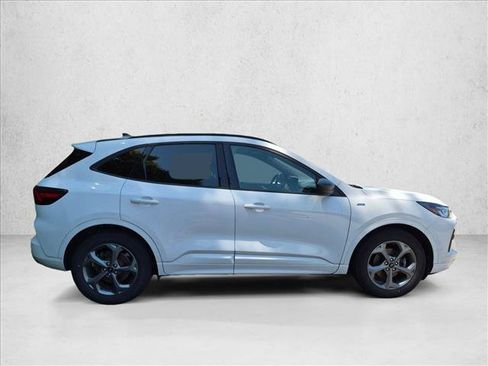 Used 2023 Ford Escape ST-Line w/ Tech Pack #1 FWD image 4