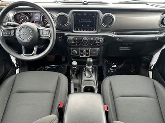 Used 2023 Jeep Gladiator Sport video 3