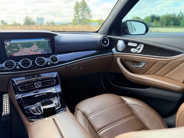 Used 2018 Mercedes-Benz E 63 AMG S image 28