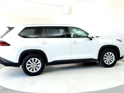 New 2026 Toyota Grand Highlander XLE image 6