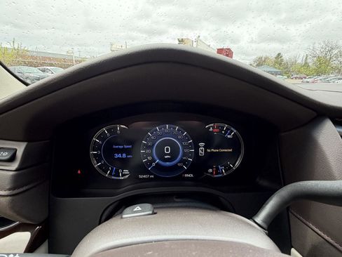 Used 2017 Cadillac Escalade Luxury AWD/4WD image 16