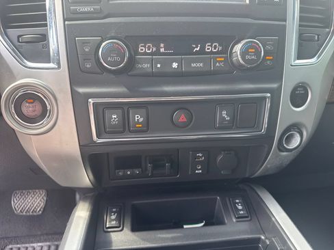 Used 2017 Nissan Titan SL w/ SL Towing Convenience Package RWD image 13