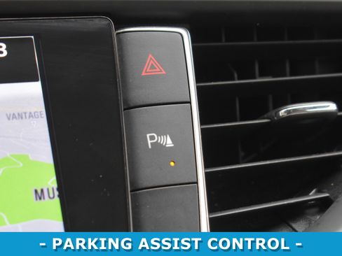 Used 2019 Buick Enclave Essence image 19