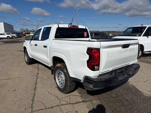 Used 2024 Chevrolet Colorado W/T image 2