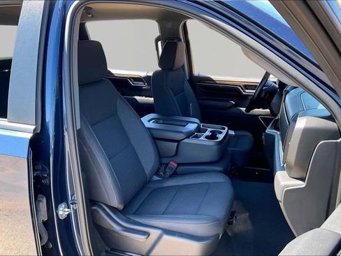 Used 2023 Chevrolet Silverado 1500 LT AWD/4WD image 19
