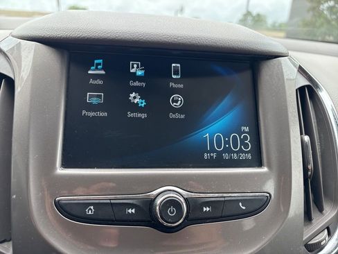 Used 2017 Chevrolet Cruze Premier FWD image 21
