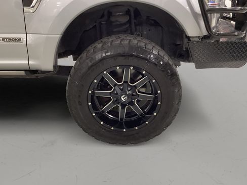 Used 2022 Ford F350 Platinum w/ FX4 Off-Road Package AWD/4WD image 10