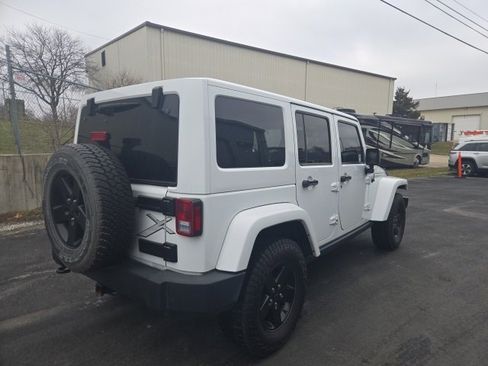 Used 2015 Jeep Wrangler Unlimited Sahara image 5