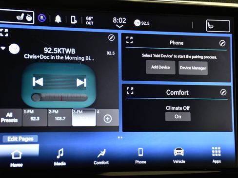 Used 2024 Chrysler Pacifica Touring-L FWD image 26