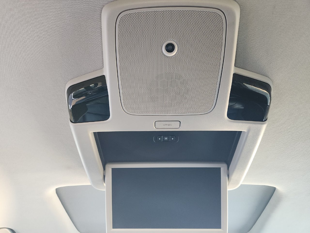 Used 2025 Honda Odyssey Elite image 30