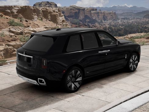 New 2026 Rolls-Royce Cullinan image 4