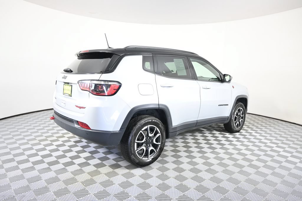 Used 2024 Jeep Compass Trailhawk AWD/4WD image 6