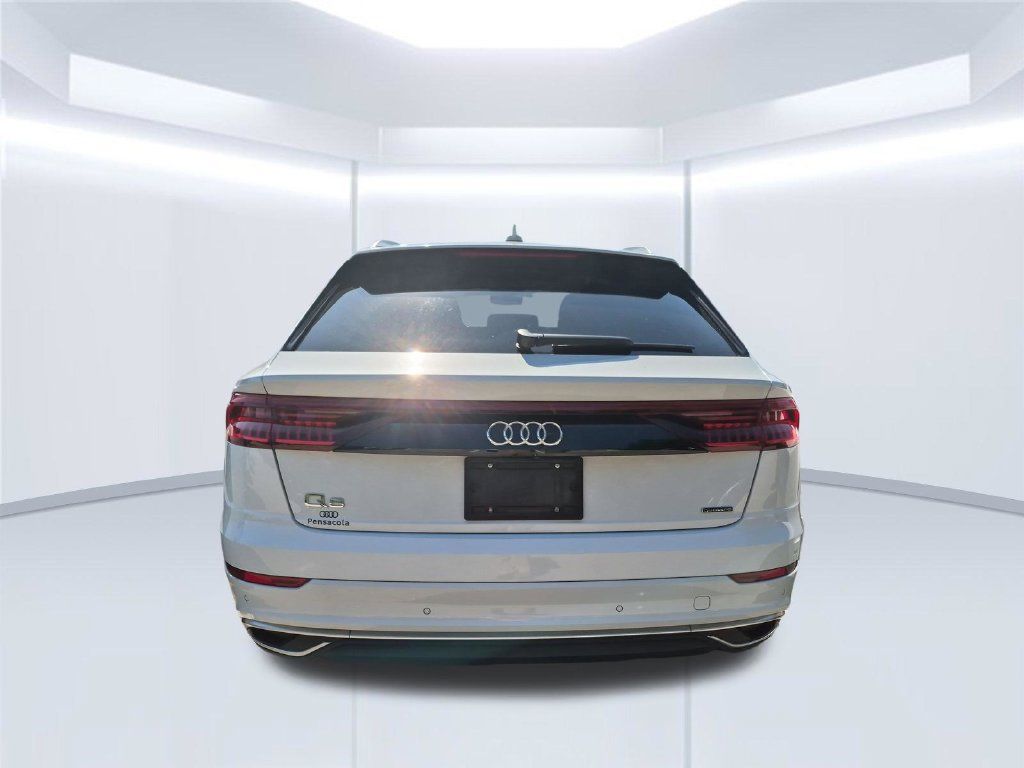 Used 2023 Audi Q8 Premium AWD/4WD image 2