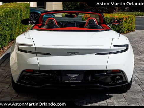 Used 2019 Aston Martin DB11 Volante image 27