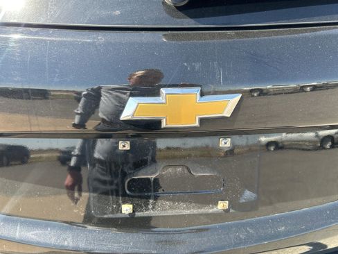 Used 2018 Chevrolet Equinox LT image 9