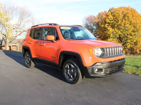Used 2016 Jeep Renegade Latitude AWD/4WD image 1
