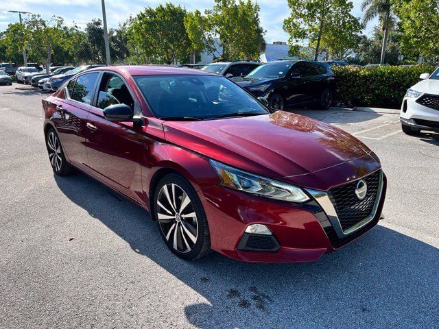Used 2021 Nissan Altima 2.5 SR FWD image 1