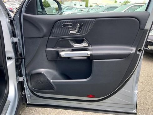 Used 2026 Mercedes-Benz GLB 250 4MATIC image 19